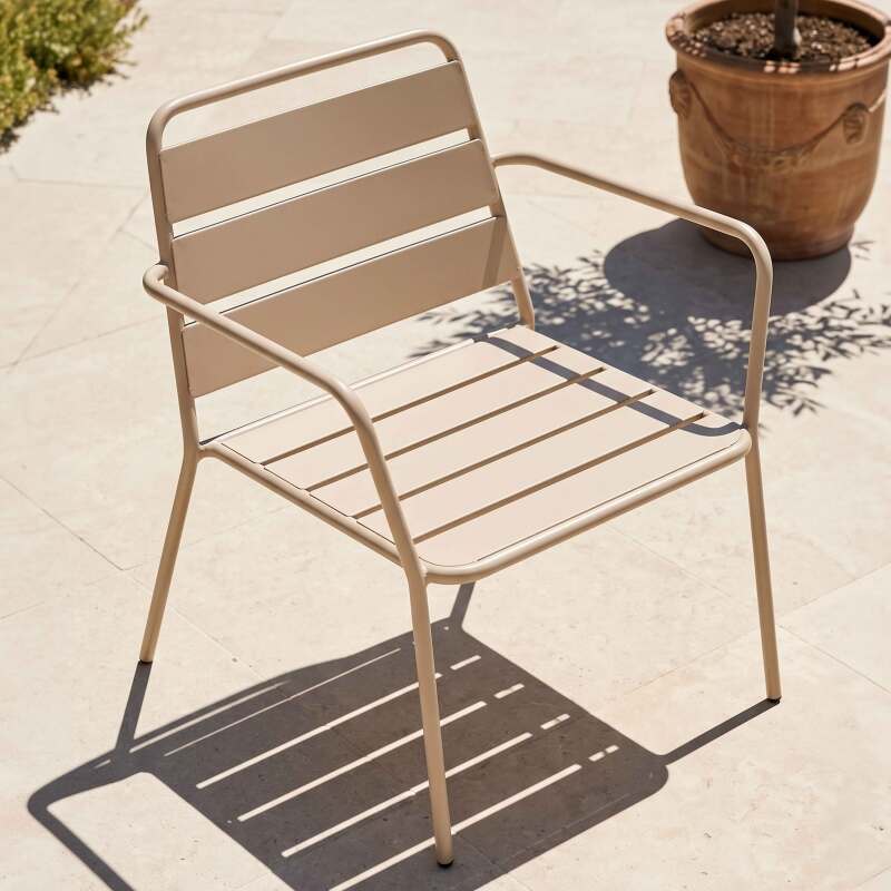 Gartensessel niedrig aus Metall (48/73)