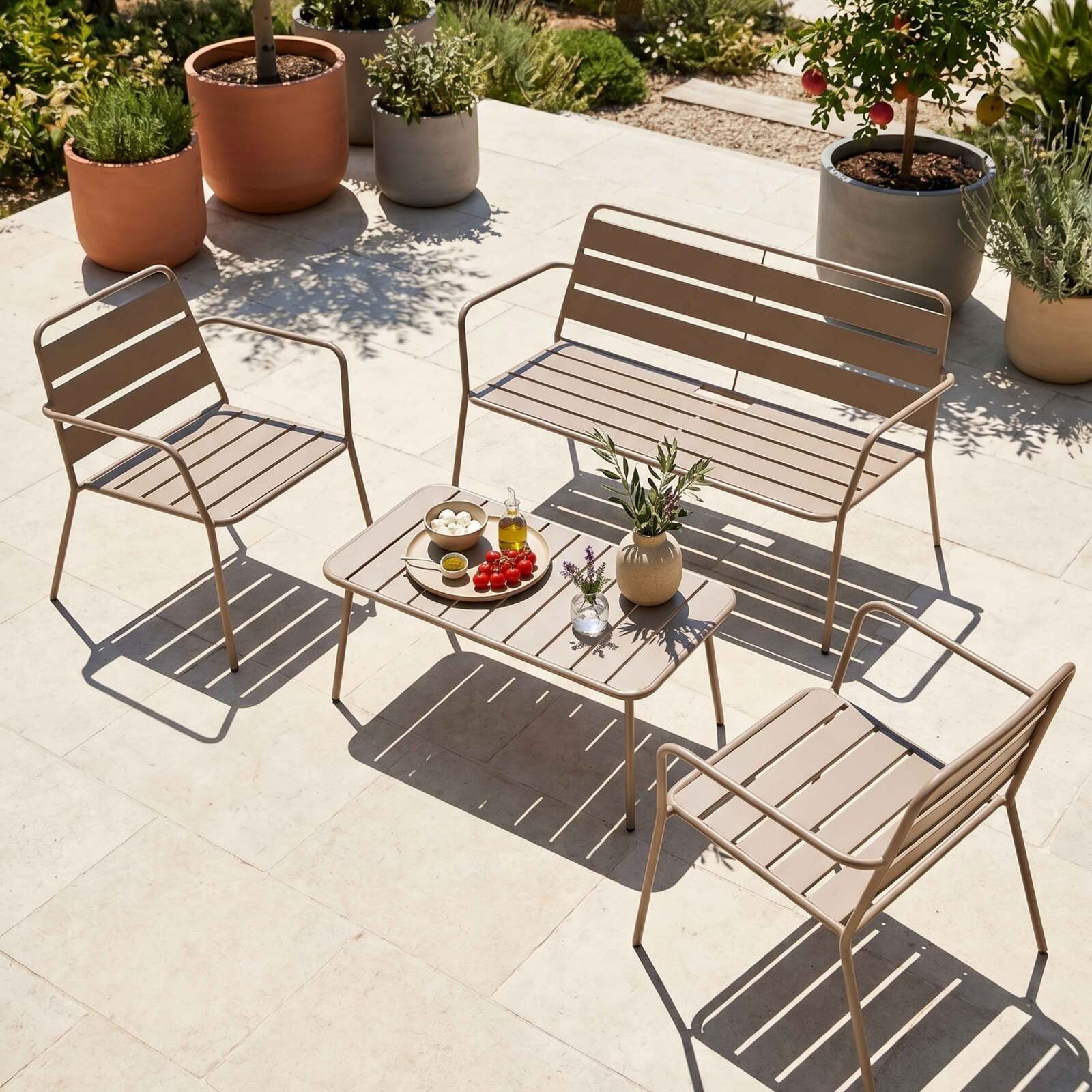 Gartensessel niedrig aus Metall