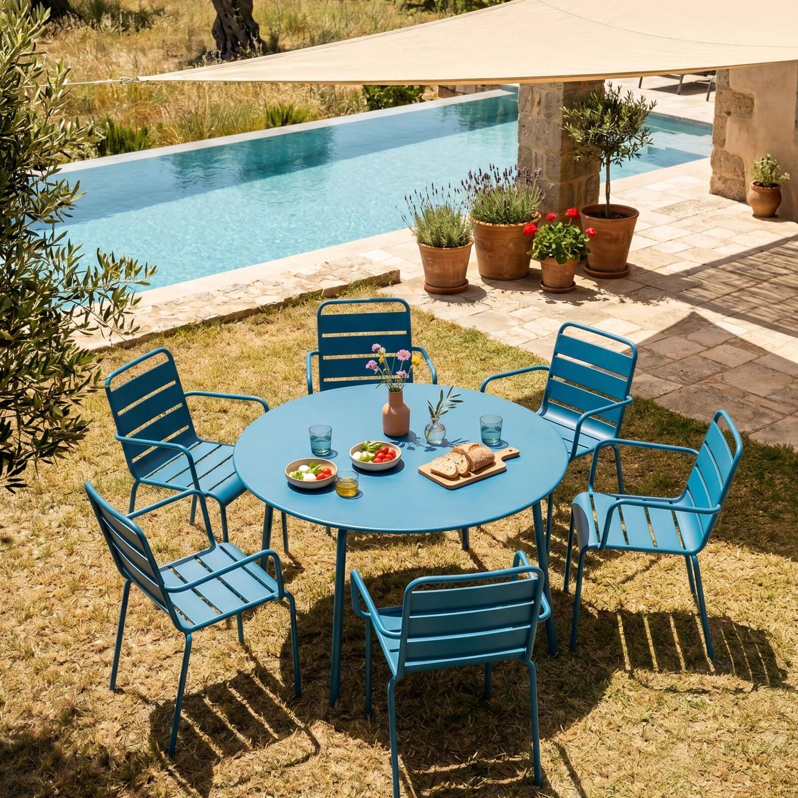 Gartentisch im Bistro-Stil, rund, aus Metall, Ø120 cm, und 6 Stühle mit Armlehnen