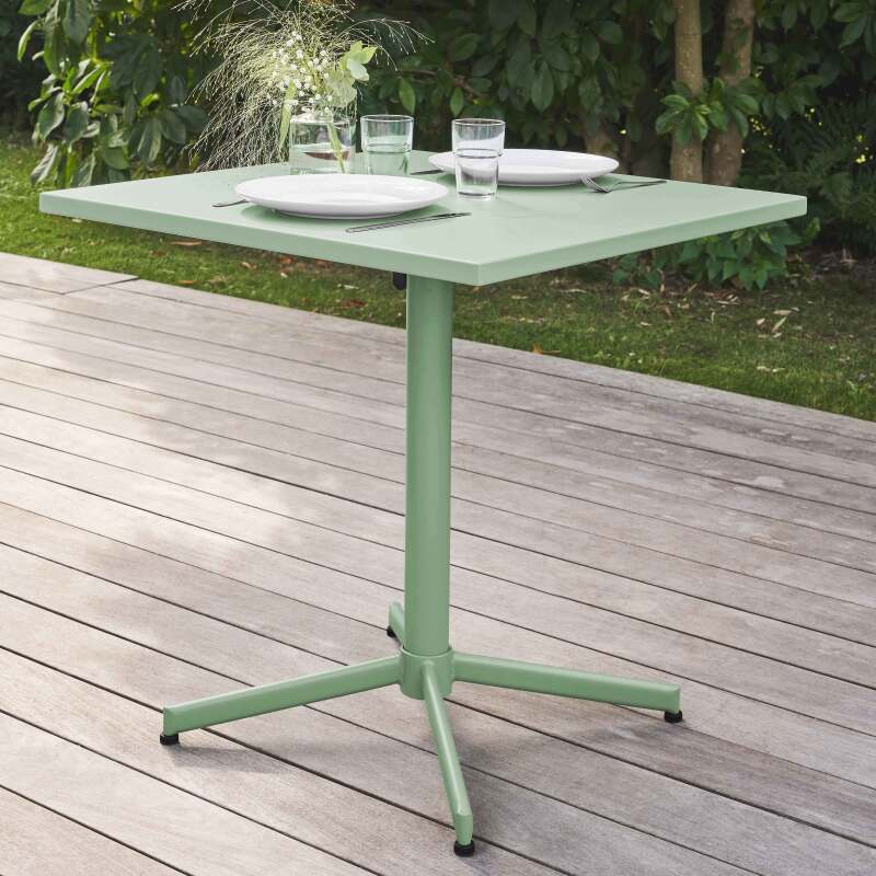 Klappbarer Bistrot-Gartentisch, quadratisch, 70 x 70 cm, aus Metall und 2 Stühle mit Armlehnen