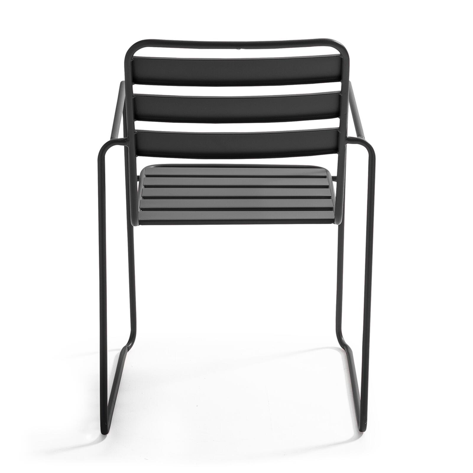 Stapelbarer Gartenstuhl aus Metall Stapelbarer Gartenstuhl aus Metall