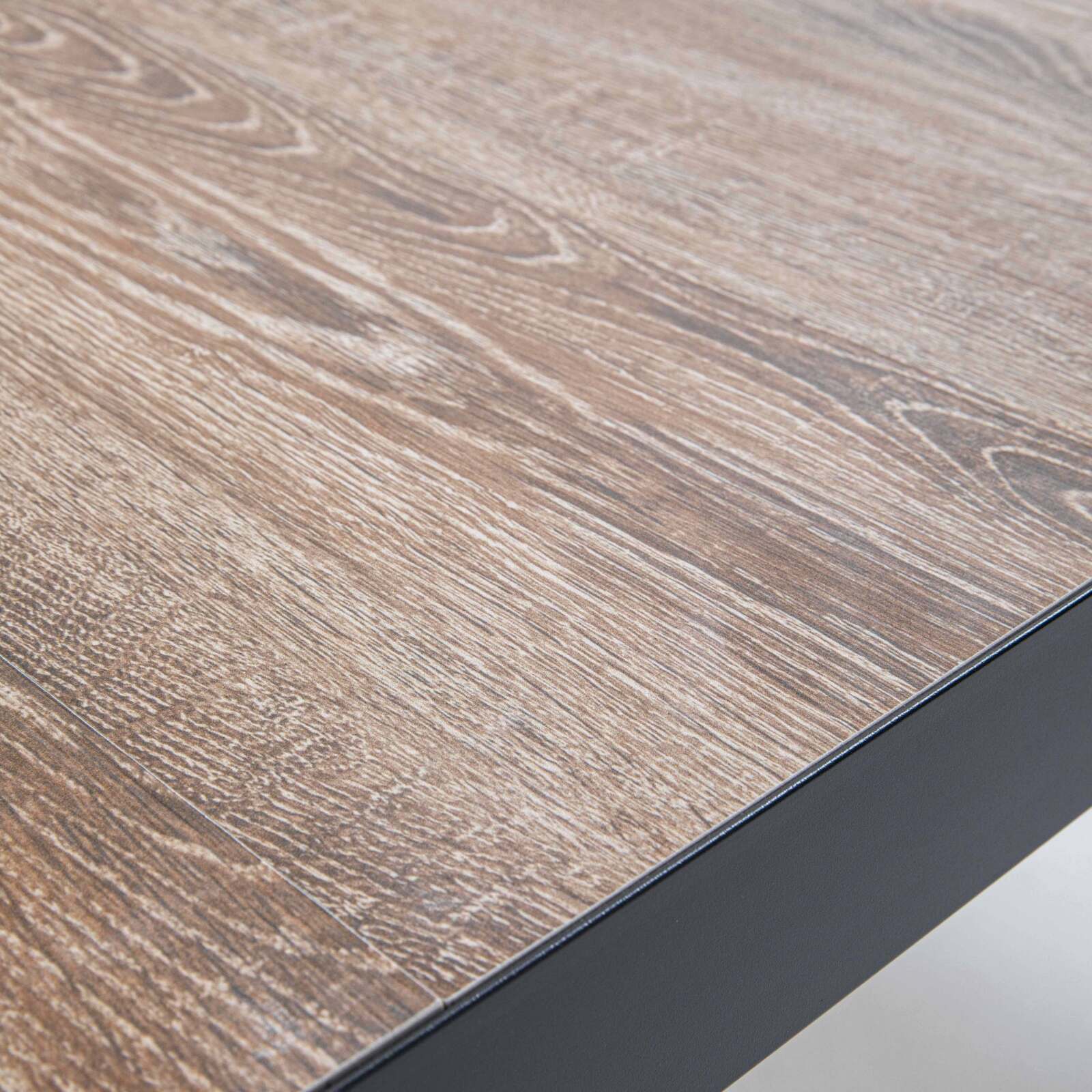 Gartentisch aus Aluminium und Keramik in Holzoptik (146 x 100 x 74,5 cm) Gartentisch aus Aluminium und Keramik in Holzoptik (146 x 100 x 74,5 cm)