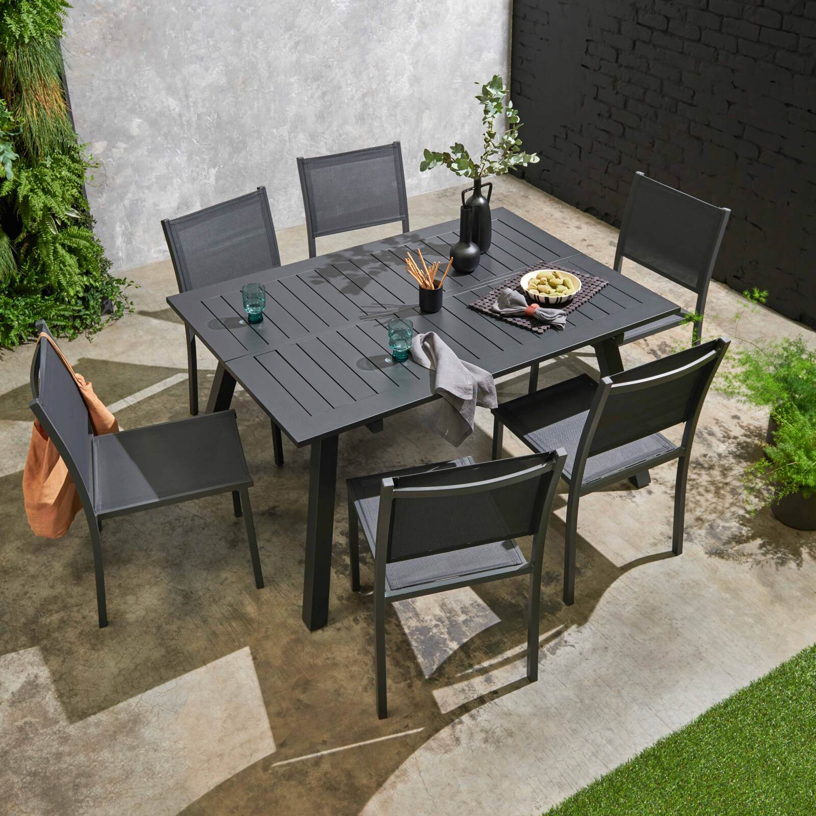 Erweiterbarer quadratischer Gartentisch (100/145 x 74 cm) aus Aluminium  Erweiterbarer quadratischer Gartentisch (100/145 x 74 cm) aus Aluminium
