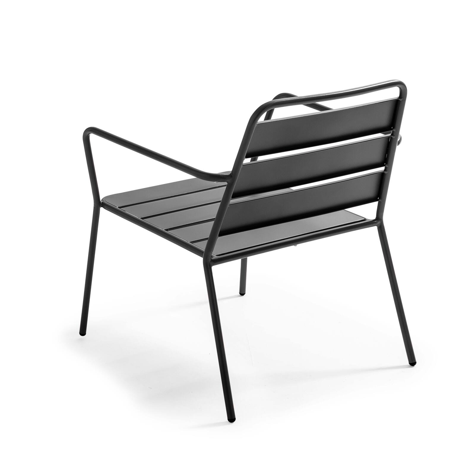 Gartenlounge-Set aus Metall für 4 Personen, bestehend aus 1 Couchtisch, 2 Sesseln und 1 Sofa Gartenlounge-Set aus Metall für 4 Personen, bestehend aus 1 Couchtisch, 2 Sesseln und 1 Sofa