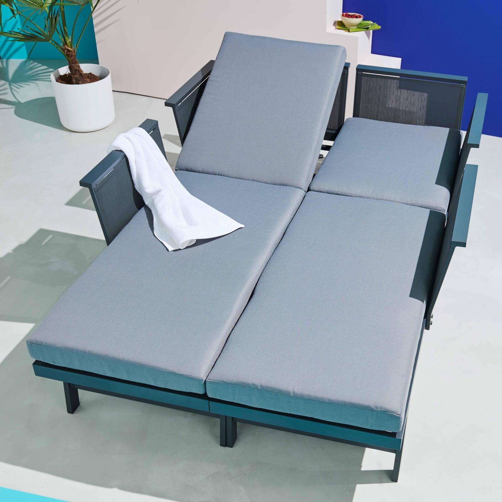 Modulares Gartenlounge-Set für 8 Personen mit Couchtisch  Modulares Gartenlounge-Set für 8 Personen mit Couchtisch