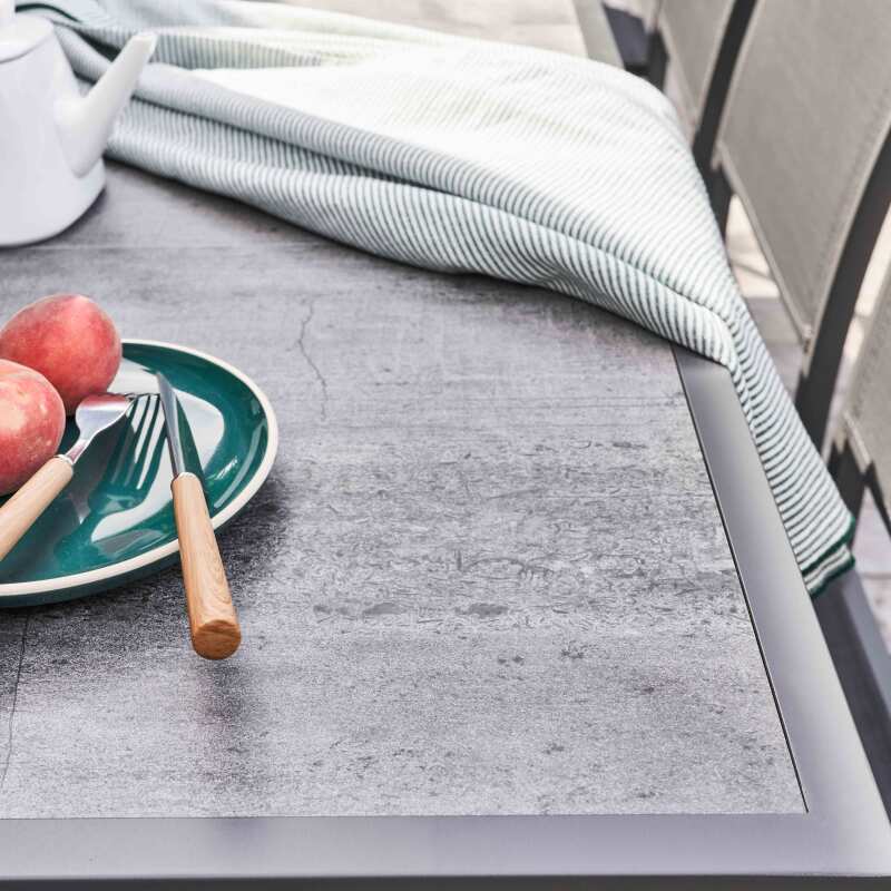 Gartentisch mit Keramikplatte in Betonoptik (185 x 95 x 74 cm)