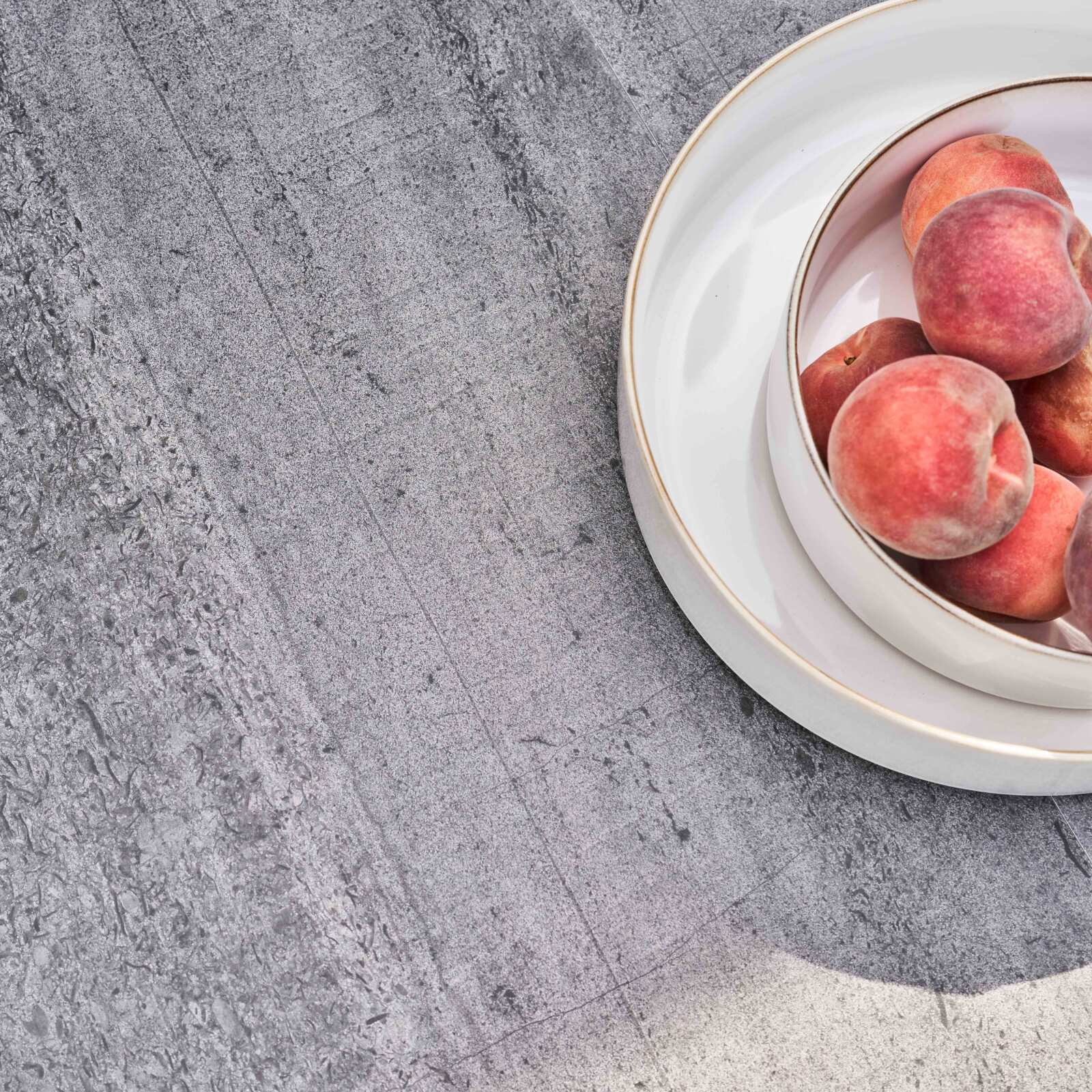 Rechteckiger Gartentisch aus Keramik mit Betonoptik, 230 x 95 cm, mit 8 Stühlen und 2 Stühlen mit Armlehnen 