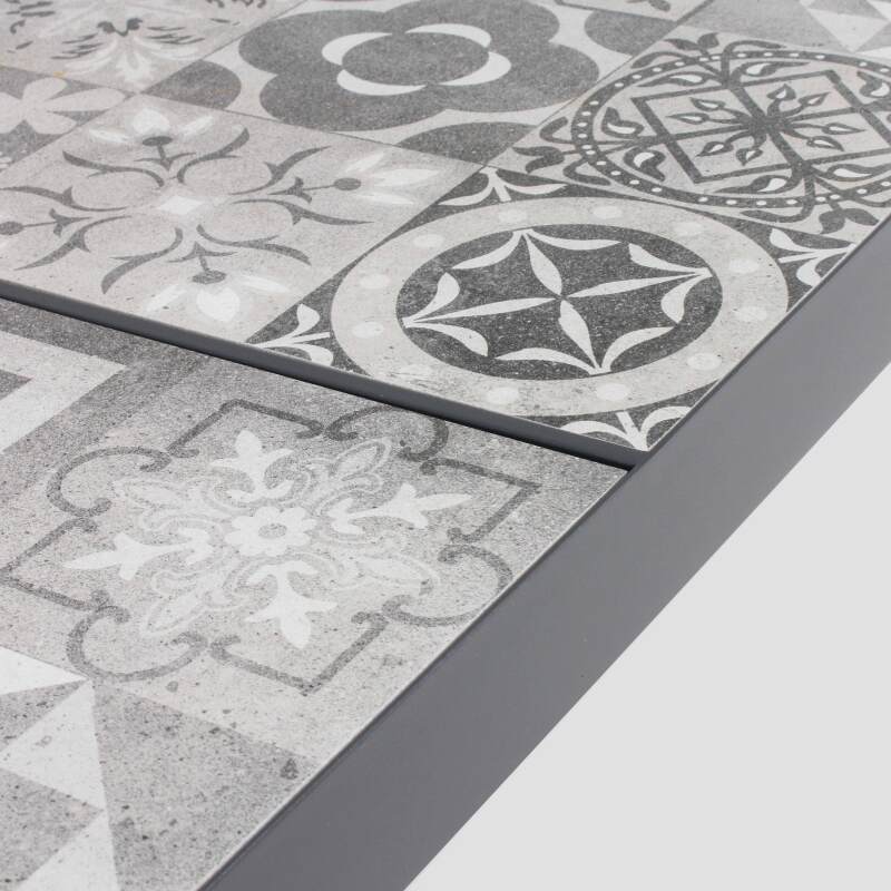 Rechteckiger Gartentisch aus Keramik mit Karomuster, 182 x 121 cm + 10 Stühle 