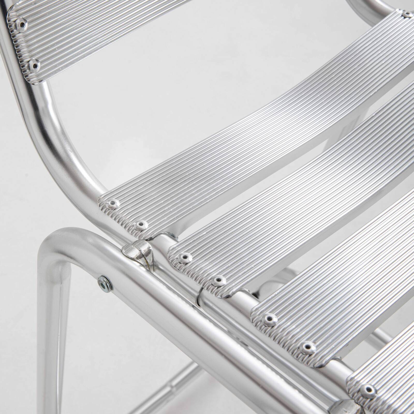 Set von 4 Aluminium-Barhockern Set von 4 Aluminium-Barhockern
