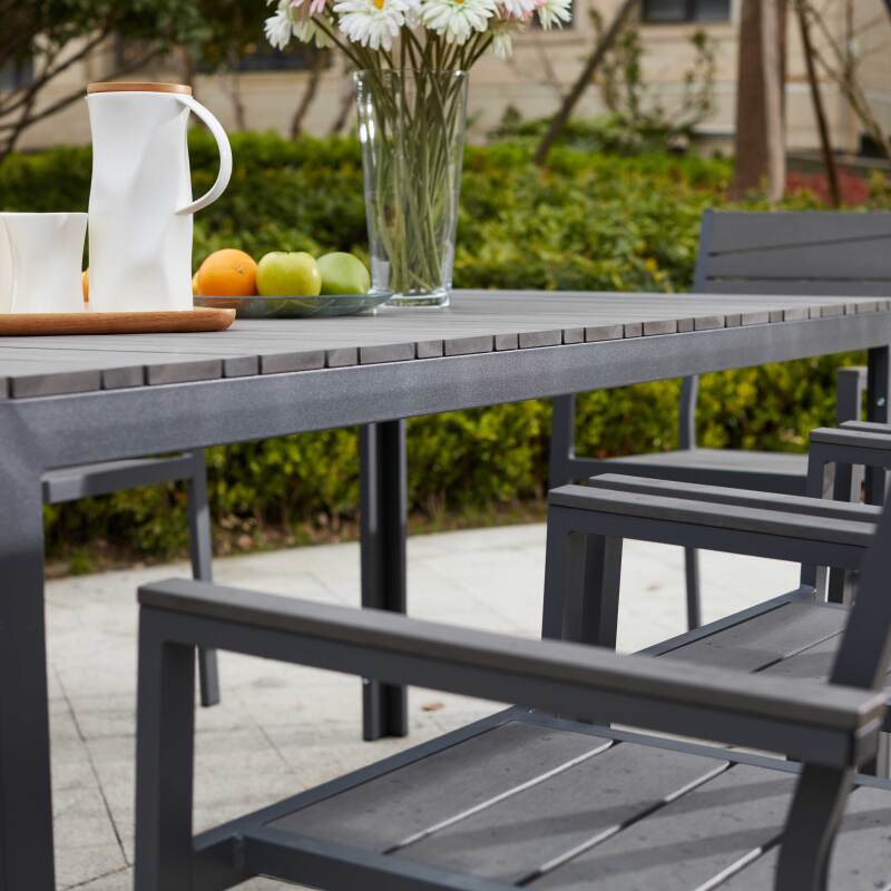 Gartenstuhl mit Armlehnen aus Aluminium und Polywood 