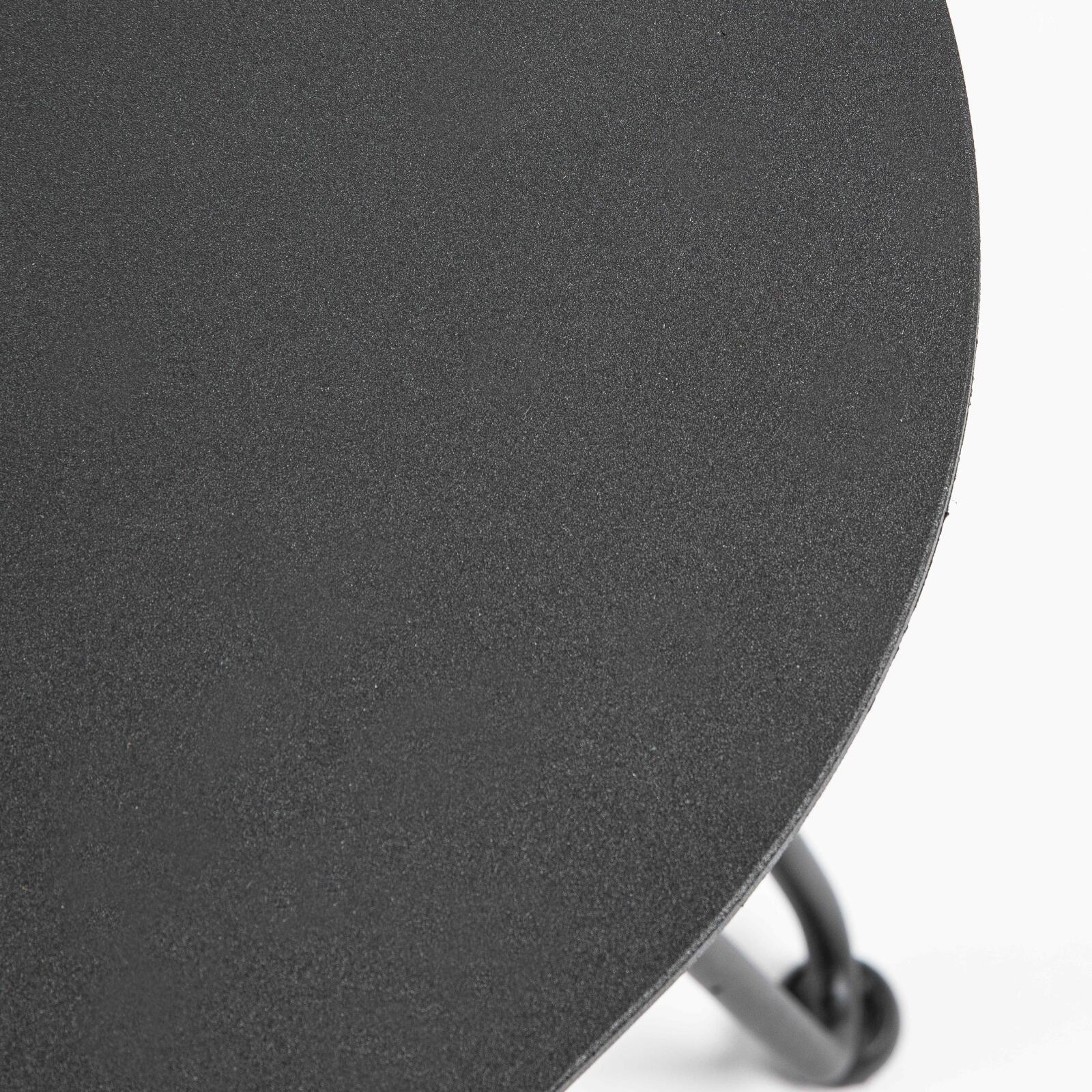 Dreieckiger Metall-Couchtisch Dreieckiger Metall-Couchtisch