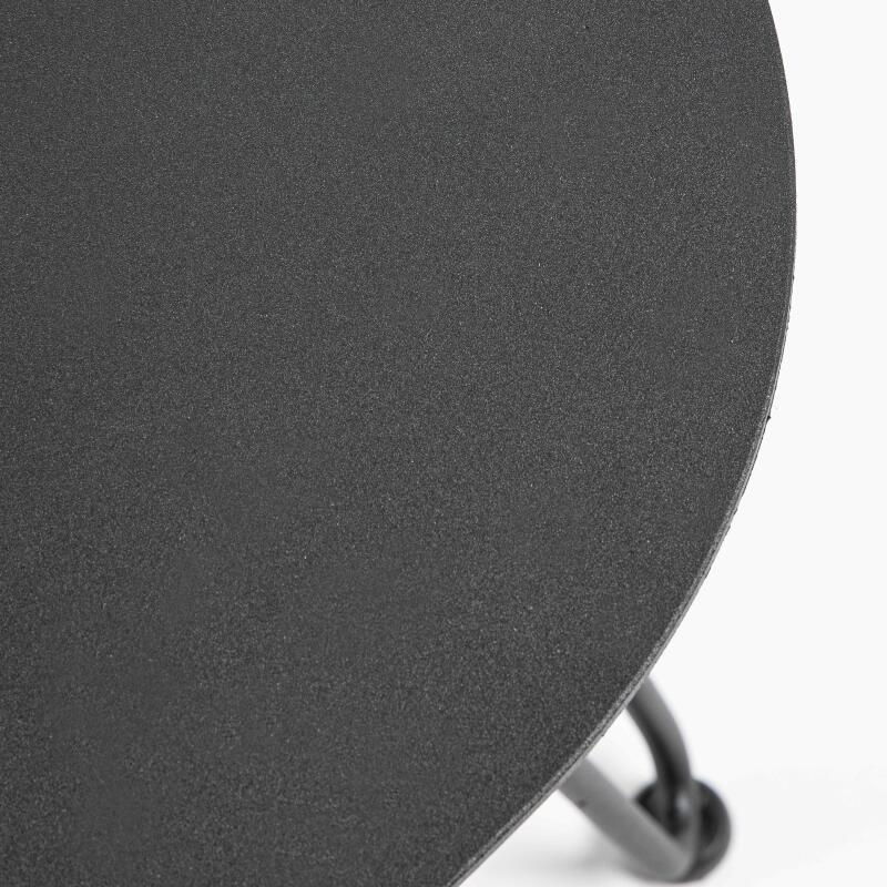 Dreieckiger Metall-Couchtisch