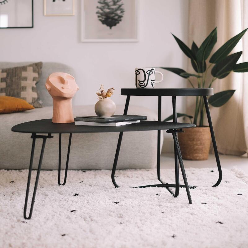 Dreieckiger Metall-Couchtisch