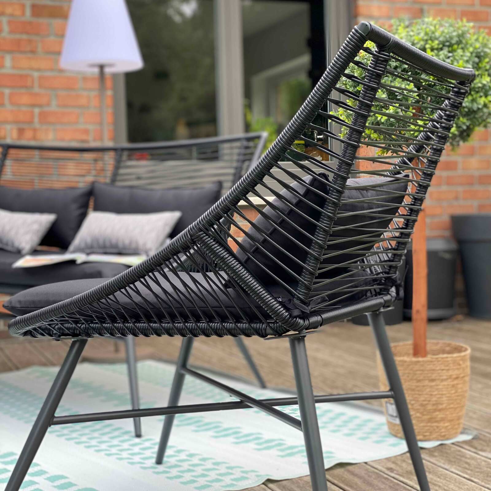 Gartenlounge-Set aus Seilen mit 1 Sofa, 2 Sesseln und stapelbaren Beistelltischen 