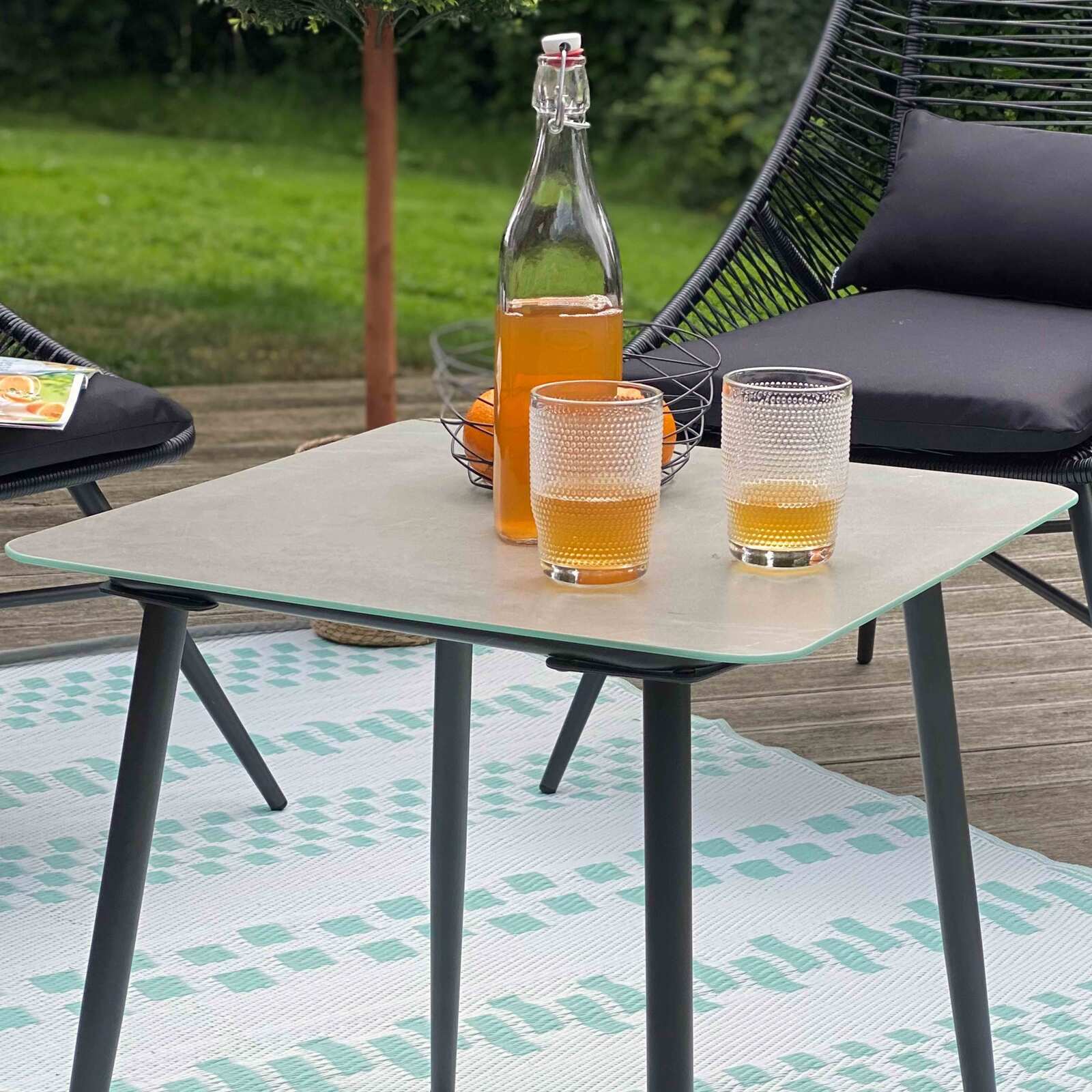 Großer Garten Couchtisch (55 x 55 x 55 cm)