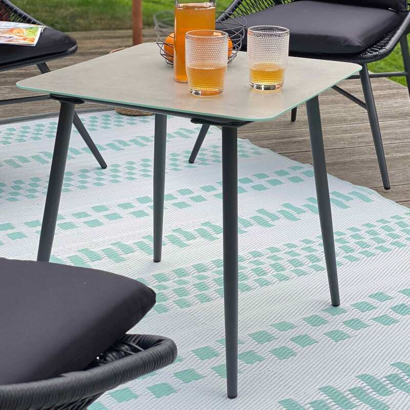 Quadratische ineinanderpassende Garten Beistelltische