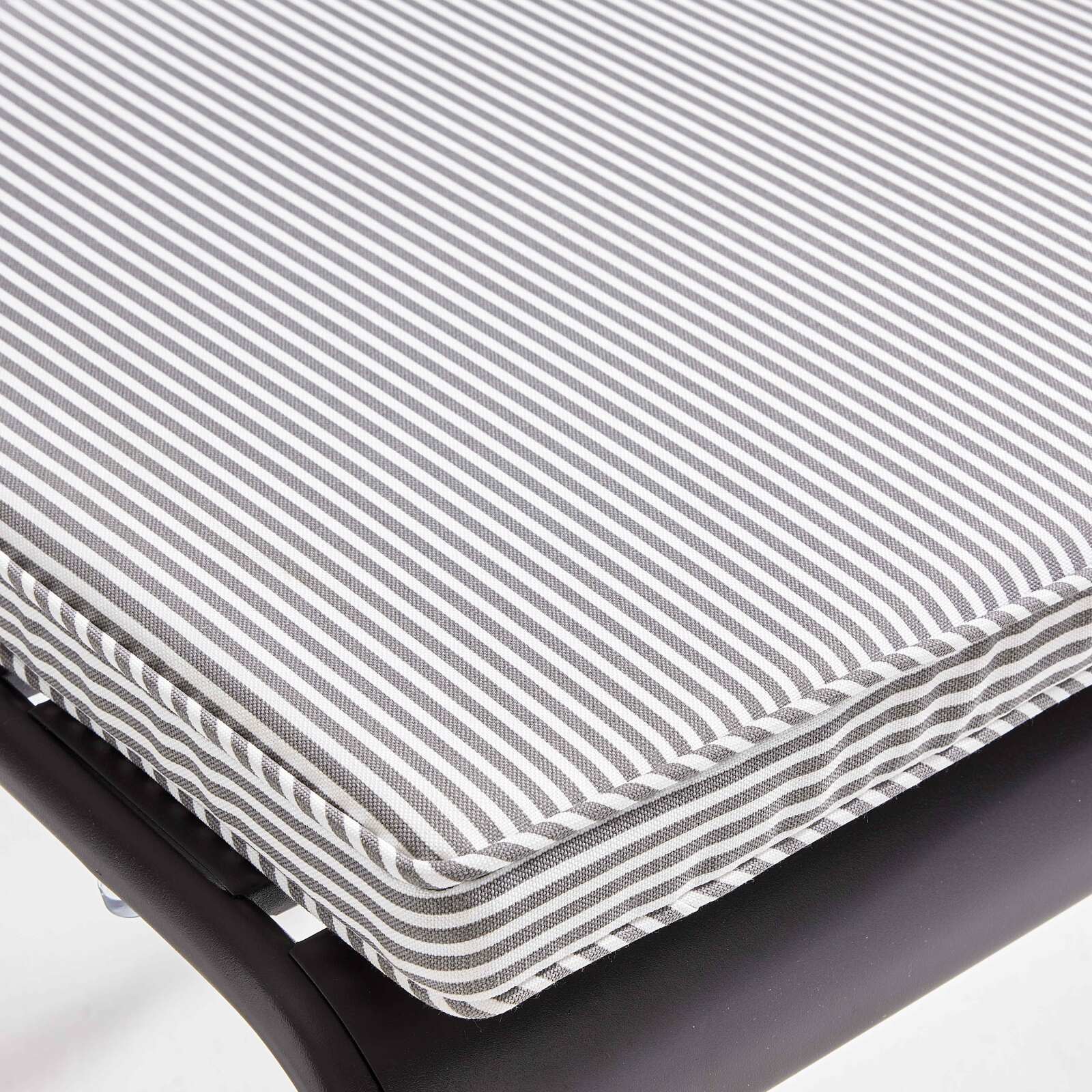 Set von 4 Außenstuhlkissen mit Muster 40 x 40 cm 