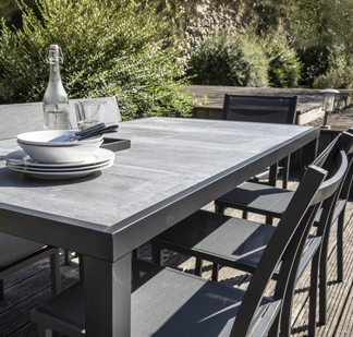Aluminium Gartenmöbel reinigen – so geht's richtig