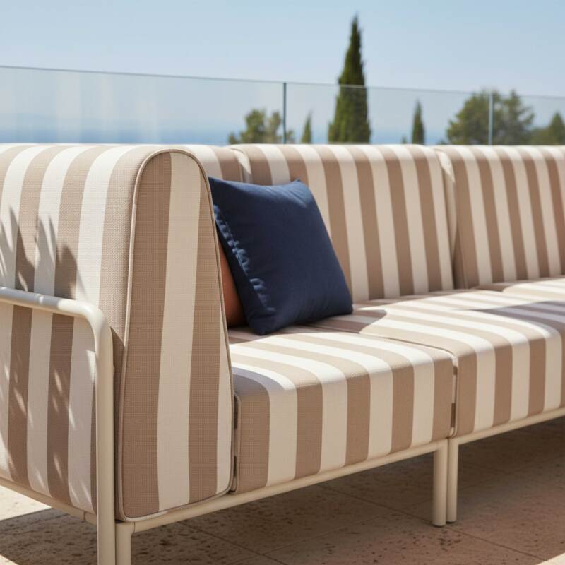 Modulare Gartenmöbel für 5 Personen bestehend aus 2 Sesseln, 2 Ecksesseln und 1 Sitzsack im gestreiften Design (3/8)